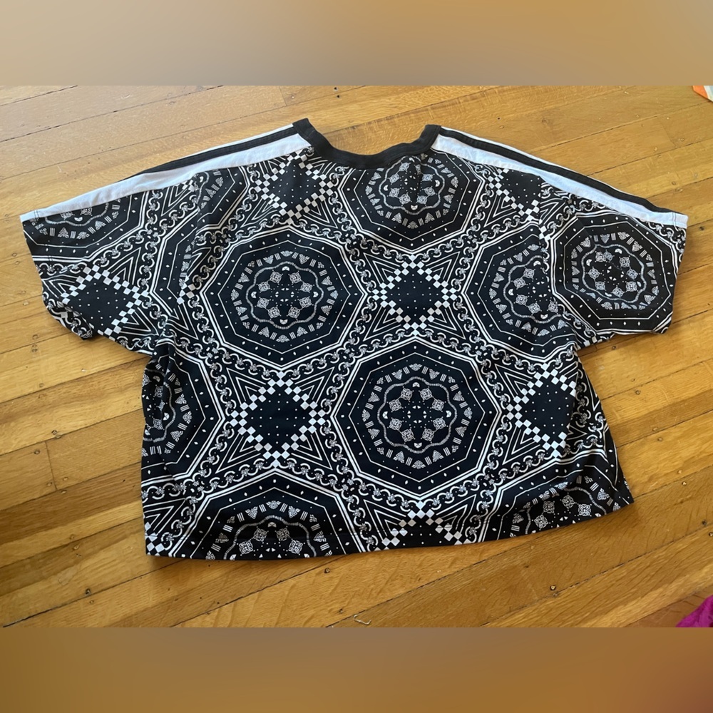 Adidas Originals black bandana-print cropped t-shirt streetwear New York M Y2K - Picture 4 of 4